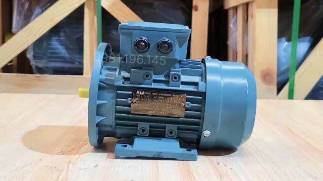 Góc phải của động cơ điện 3 pha 0.18kW 0.25Hp