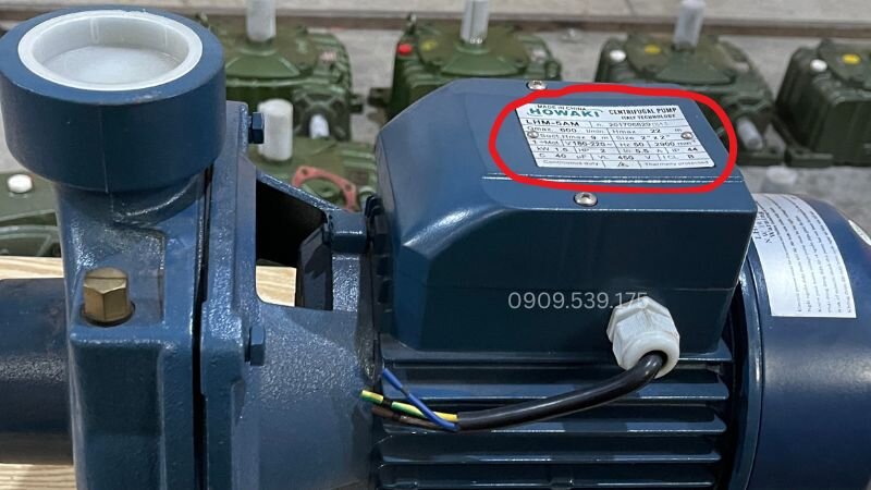 Tem công suất máy bơm nước.