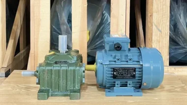 Góc trái của motor giảm tốc WPO 50 0.18kW 0.25Hp