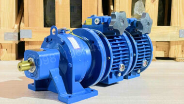 Hộp giảm tốc 3 cấp (2 UDL 2.2kW và 1 Cycloid X4)