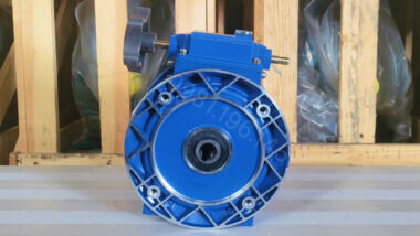 Hộp giảm tốc 2 cấp UDL 2.2kW - NMRV 75