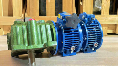 Motor giảm tốc 2 cấp UDL 0.37kW - WPDX 60