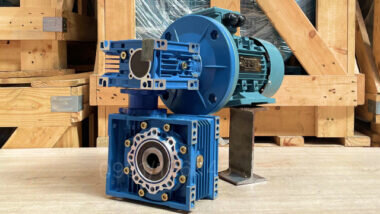 Motor giảm tốc 2 cấp NMRV 50 - 130