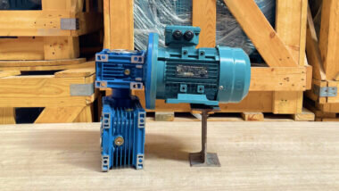 Motor giảm tốc 2 cấp NMRV 50 - 130