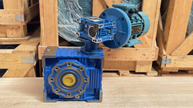 Motor giảm tốc 2 cấp NMRV 75 - 110
