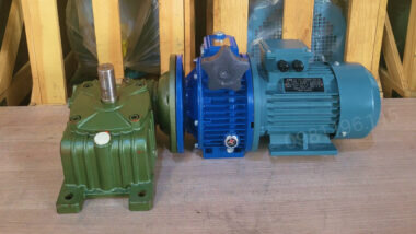 Motor giảm tốc 2 cấp UDL 0.37kW - WPDO 60