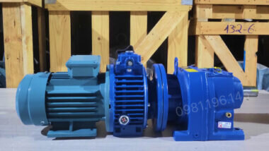 Motor giảm tốc 2 cấp UDL 0.37kW - R37