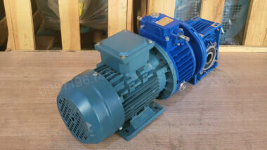 Motor giảm tốc 2 cấp UDL 1.5kW - NMRV 75
