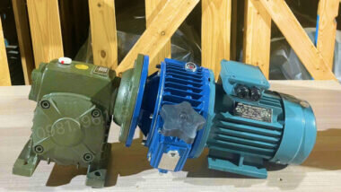 Motor giảm tốc 2 cấp UDL 0.37kW - WPDS 60