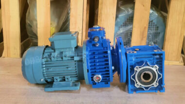 Motor giảm tốc 2 cấp UDL 2.2kW - NMRV 75