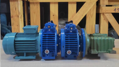 Motor giảm tốc 2 cấp UDL 0.8kW - WPDO 70