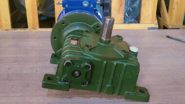 Motor giảm tốc 2 cấp UDL 2.2kW - WPDO 120