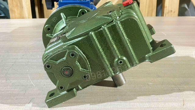 Motor giảm tốc 2 cấp UDL 2.2kW - WPDX 120
