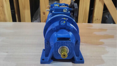 Motor giảm tốc 3 cấp (2 UDL 1.5kW và 1 Cycloid X3)