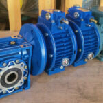 Motor giảm tốc 3 cấp (2 UDL 2.2kW và 1 NMRV 75)