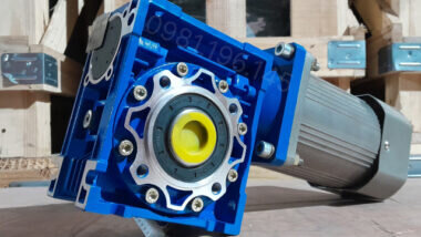 Motor giảm tốc mini NMRV 50 370w