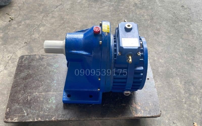 Điều tốc cơ là phương pháp sử dụng các thiết bị cơ khí như bánh răng, đai truyền hay puly để điều chỉnh tốc độ của động cơ