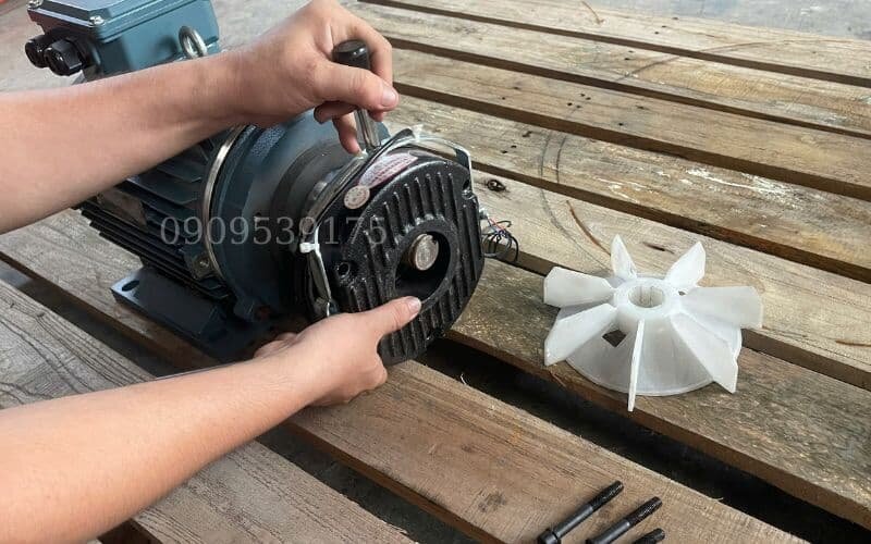 Lắp thắng từ motor