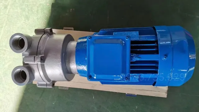 Bơm hút chân không đầu liền 4kW 5.5Hp góc nhìn từ trên