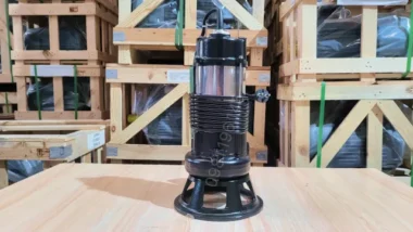 Góc nhìn đáy chân đế Bơm chìm 1.1kW 1.5Hp