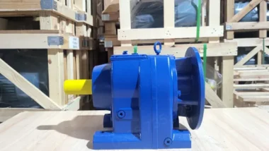 Góc nhìn mặt sau Hộp giảm tốc tải nặng trục thẳng R 22kW 30Hp