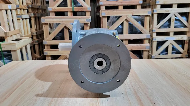 Góc nhìn mặt bích Hộp giảm tốc tải nặng trục vuông góc K 2.2kW 3Hp