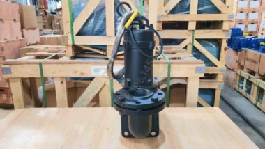 Góc nhìn mặt sau Máy bơm chìm 7.5kW 10Hp