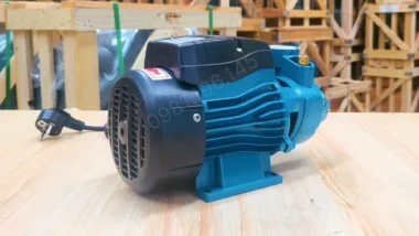 Góc nhìn mặt sau Máy bơm nước đẩy cao 11kW 15Hp