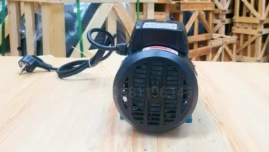Góc nhìn quạt làm mát Máy bơm nước đẩy cao 11kW 15Hp