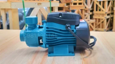 Góc nhìn mặt bên Máy bơm nước đẩy cao 37kW 50Hp