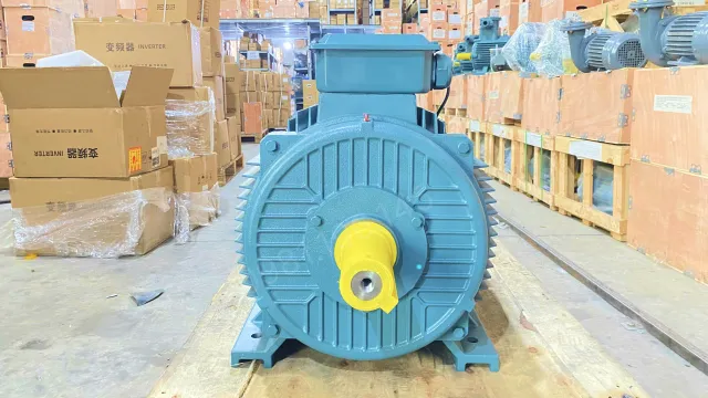Góc nhìn mặt trước Motor biến tần 3 pha 90kW 125Hp cho thấy rõ trục motor và mặt bích