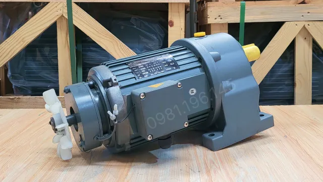 Góc trái của motor giảm tốc có phanh 0.2kW 0.25Hp