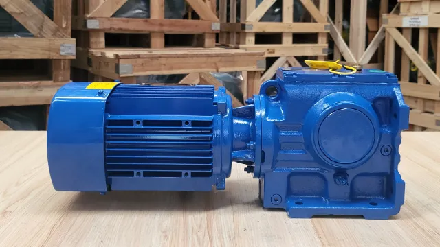 Motor giảm tốc tải nặng trục vuông góc S 2