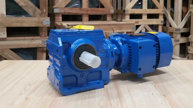 Motor giảm tốc tải nặng trục vuông góc S