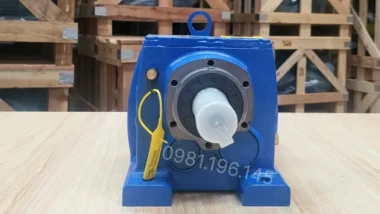 Motor giảm tốc tải nặng trục thẳng R 15kW 20Hp 3