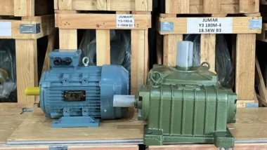 Góc bên trái của motor giảm tốc WPO 155 7.5kW 10Hp