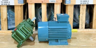 Góc bên phải của motor giảm tốc WPX 120 3kW 4Hp