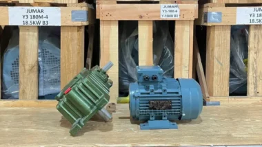 Góc trái của motor giảm tốc WPX 60 0.37kW 0.5Hp
