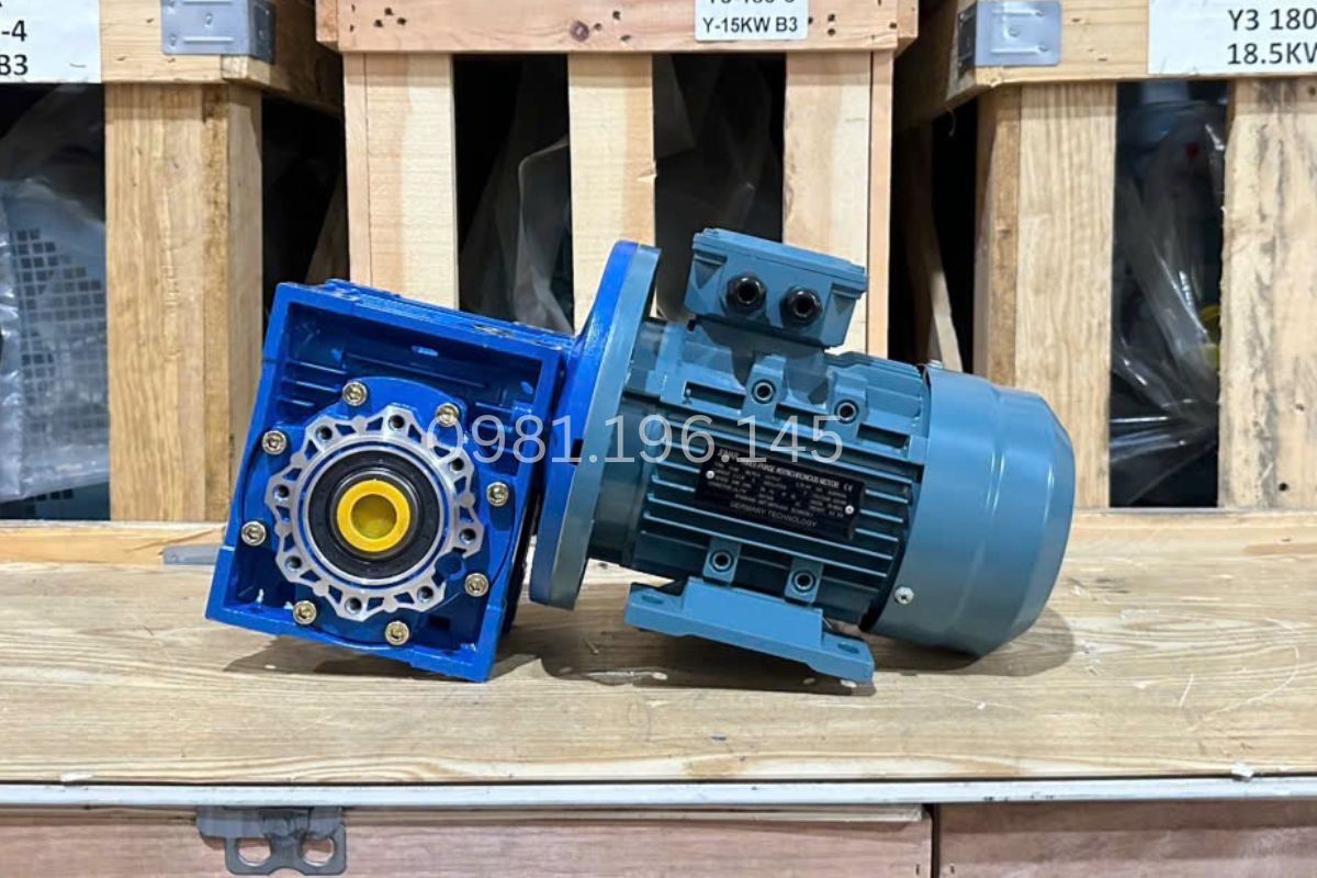 Tính tỷ số truyền và mô-men xoắn khi chọn hộp giảm tốc