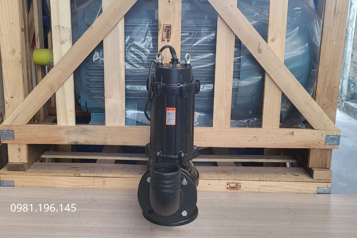 Những ưu điểm và hạn chế cần biết khi sử dụng máy bơm nước chìm đẩy cao