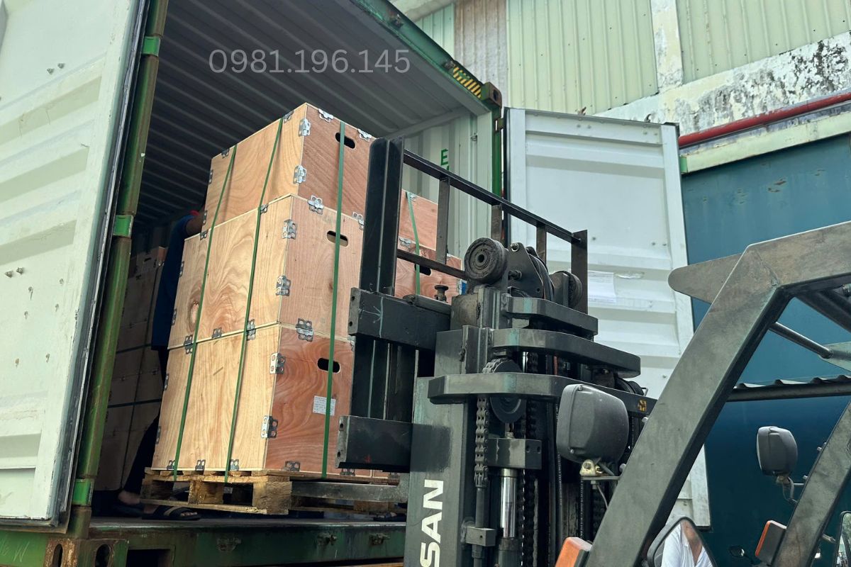 Hình ảnh nhập kho động cơ giảm tốc Hà Thanh Motor