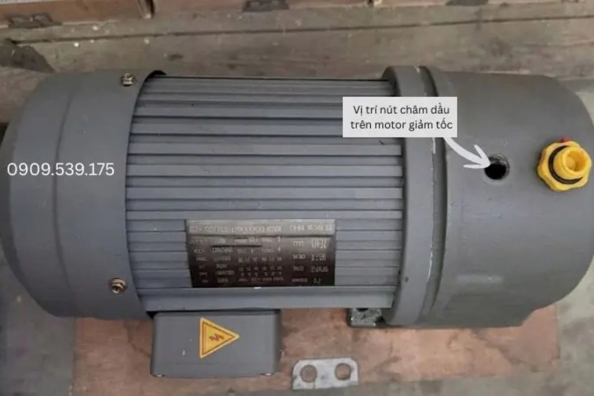 Những lỗi cần tránh khi châm dầu motor giảm tốc mới